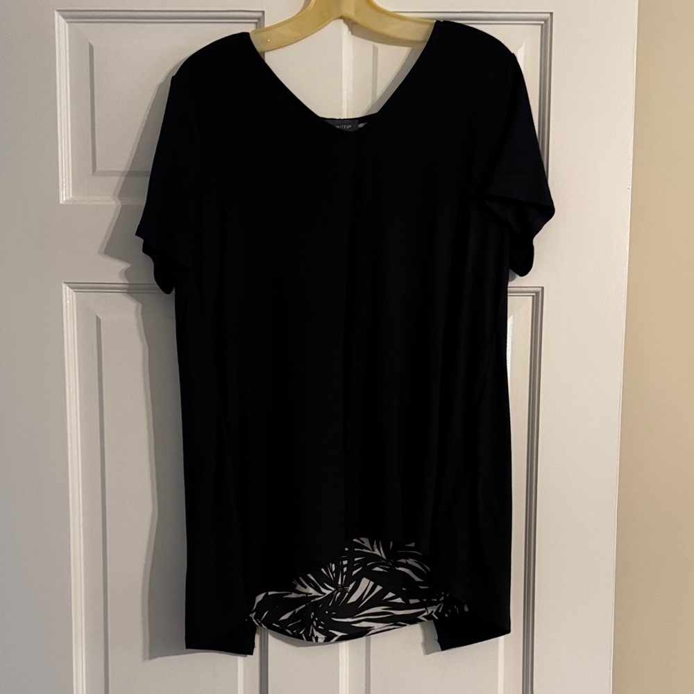 Gently used The Limited black and white top